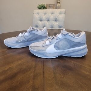 Nike Zoom Freak 5 Basketball Shoes Wolf Light Gray